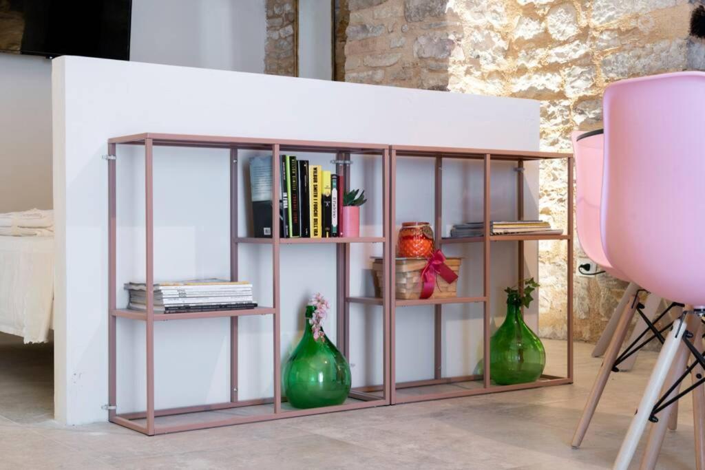 Cornelia Cavern Cosy Studio Apartment In Spello Exterior photo