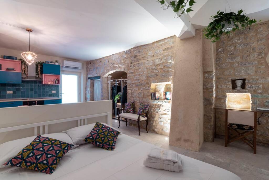 Cornelia Cavern Cosy Studio Apartment In Spello Exterior photo