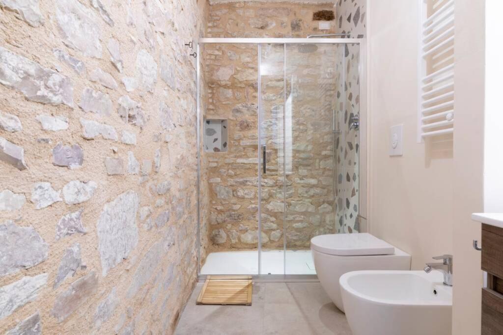 Cornelia Cavern Cosy Studio Apartment In Spello Exterior photo