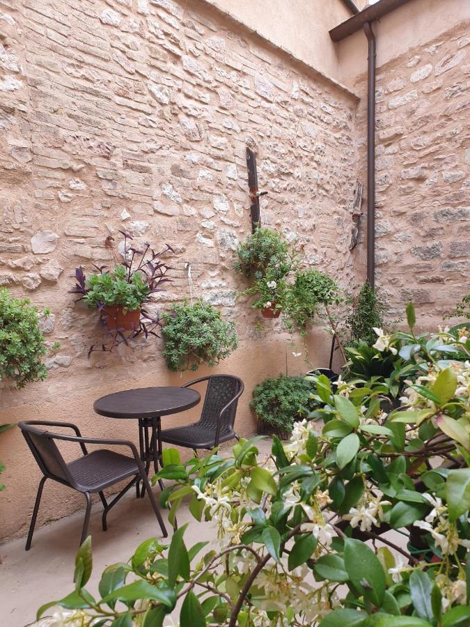 Cornelia Cavern Cosy Studio Apartment In Spello Exterior photo